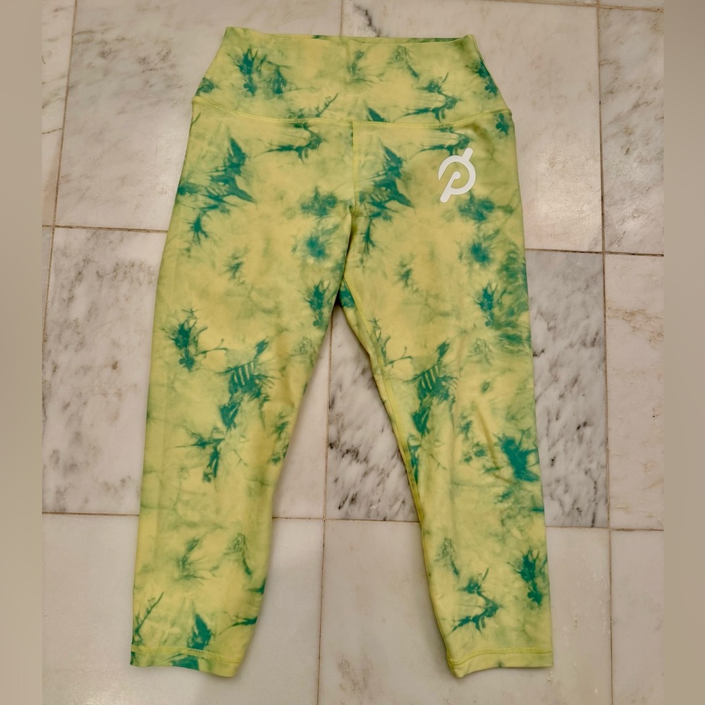 Peloton Cadent Capri (Small) - Yellow/blue tie-dye print capri-length leggings